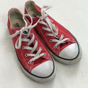 Converse size 3
